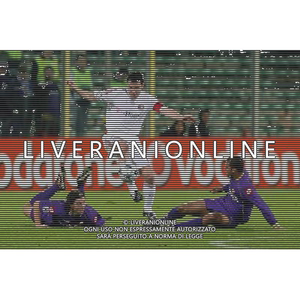 FIORENTINA - BAYERN MONACO 05 NOVEMBRE 2OO8 CHAMPIONS LEAGUE 2008/2009 NELLA FOTO: MARK VAN BOMMEL FRA RICCARDO MONTOLIVO E FELIPE MELO FOTO AG. A. LIVERANI SAS