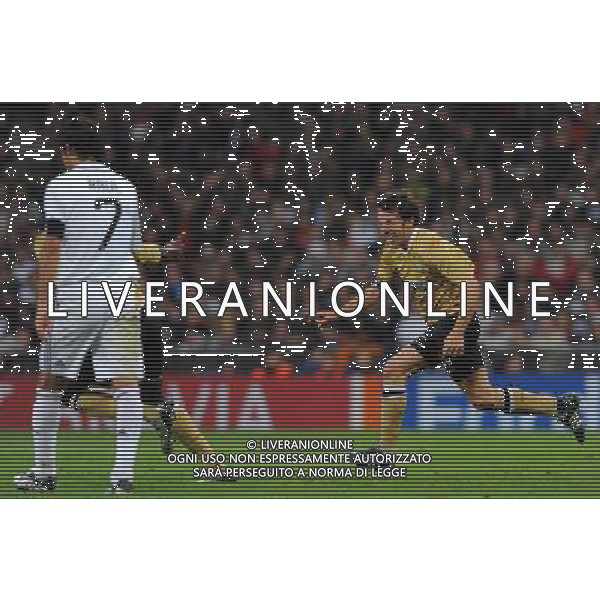 Champions League 2008/2009 Gruppo H Madrid - 05.11.2008 Real Madrid-Juventus Nella Foto: ESULTANZA DOPO IL GOL SU PUNIZIONE DI ALESSANDRO DEL PIERO DEL 0-2 DAVANTI A RAUL SCONSOLATO /Ph.Vitez-Ag. Aldo Liverani