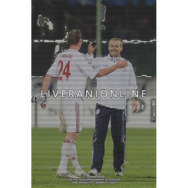 FIORENTINA - BAYERN MONACO 05 NOVEMBRE 2OO8 CHAMPIONS LEAGUE 2008/2009 NELLA FOTO: JURGEN KLINSMANN SI COMPLIMENTA CON TIM BOROWSKI A FINE PARTITA FOTO AG. A. LIVERANI SAS
