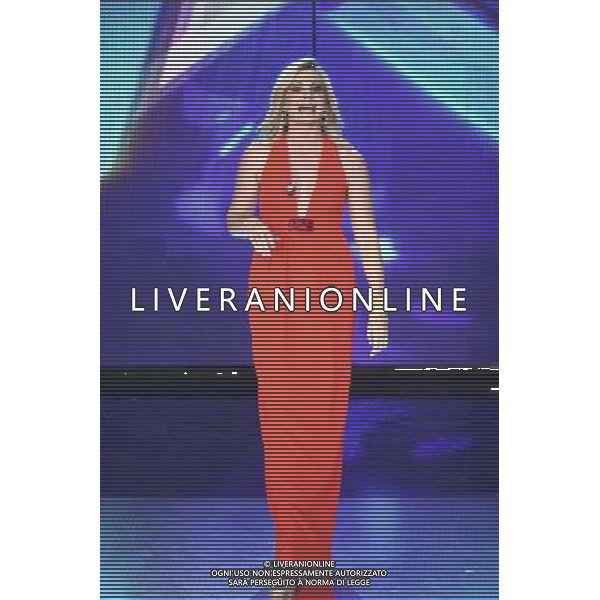 TRASMISSIONE \' E\' NATA UNA......STELLA GEMELLA\' IN ONDA SU CANALE 5 NELLA FOTO: LORELLA CUCCARINI © PASQUINO - AG. ALDO LIVERANI SAS