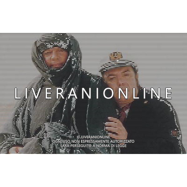 FILM\'COME E\' DURA l\'AVVENTURA\' nella foto PAOLO VILLAGGIO-LINO BANFI fAG ALDO LIVERANI