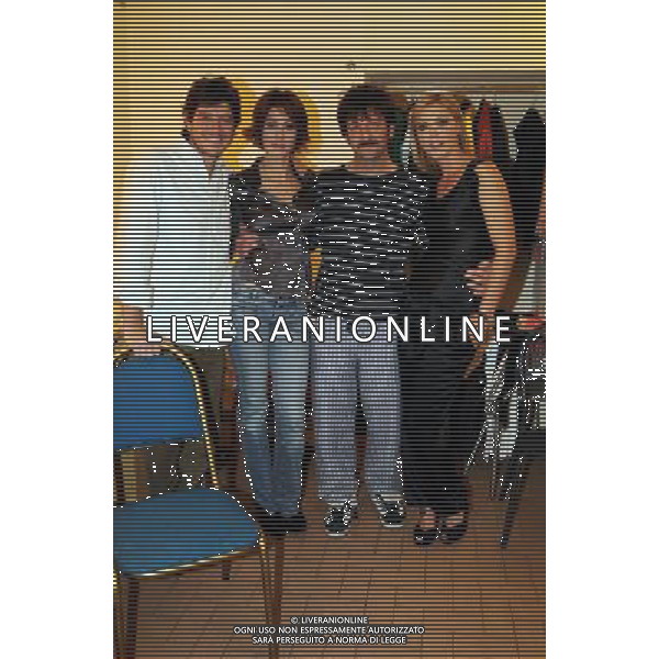 PRIMA TEATRALE DELLO SPETTACOLO: \' L\'ALTRO LATO DEL LETTO\' - TEATRO SALA UMBERTO ROMA NELLA FOTO: MICHELE LA GINESTRA - MILENA MICONI - AUGUSTO FORNARI - VITTORIA BELVEDERE © MASSIMO BRUNI - AG. ALDO LIVERANI SAS 