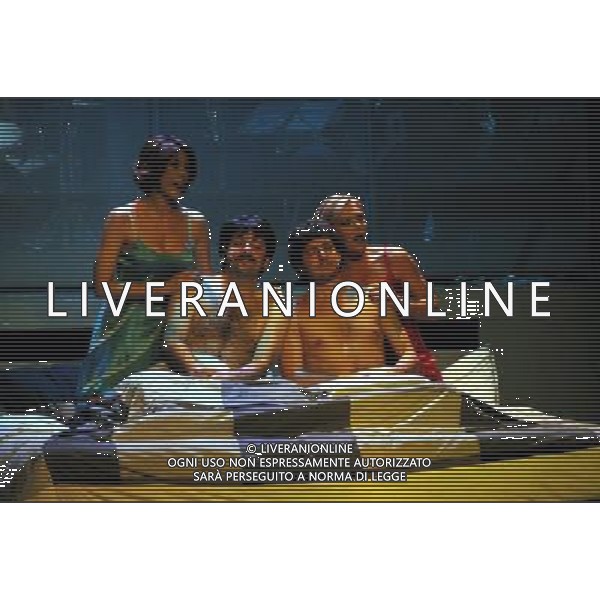 PRIMA TEATRALE DELLO SPETTACOLO: \' L\'ALTRO LATO DEL LETTO\' - TEATRO SALA UMBERTO ROMA NELLA FOTO: MILENA MICONI - AUGUSTO FORNARI - MICHELE LA GINESTRA - VITTORIA BELVEDERE © MASSIMO BRUNI - AG. ALDO LIVERANI SAS 