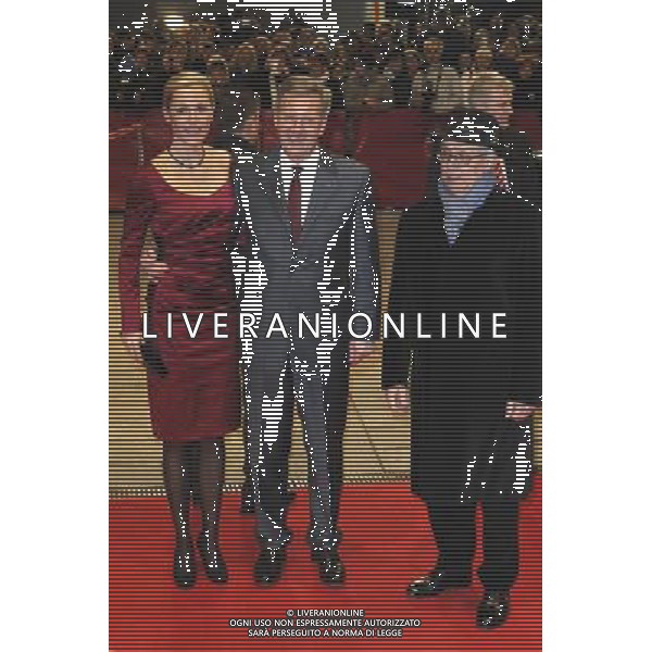 President of Germany Christian Wulff with wife Bettina and Berlinale Director Dieter Kosslick attending the Red Carpet of the film \'Pina 3D\' during 61st International Film Festival in Berlin / Berlinale 2011 FESTIWAL FILMOWY BERLINALE PREMIERA FILMU CZERWONY DYWAN FOT. FUTURE IMAGE/NEWSPIX.PL ITALY ONLY !!!! --- Newspix.pl /AG ALDO LIVERANI CINEMA BERLINALE CINEMA FESTIVAL - ITALY ONLY - *** Local Caption *** .