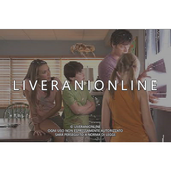 L-r: AUSTIN HIGHSMITH as Phoebe, NATHAN GAMBLE as Sawyer Nelson, HARRY CONNICK, JR. as Dr. Clay Haskett and COZI ZUEHLSDORFF as Hazel Haskett in Alcon Entertainmentês family adventure –DOLPHIN TALE,” a Warner Bros. Pictures release. © LFI - PHOTOSHOT - AG. ALDO LIVERANI SAS ITALY ONLY