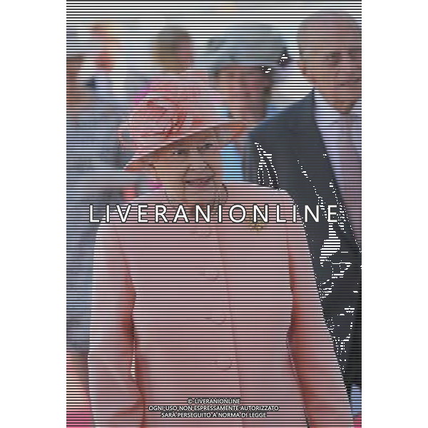 COWES, ENGLAND - JULY 25: Queen Elizabeth II and Prince Philip, Duke of Edinburgh meet locals during her Diamond Jubilee visit to the Isle of Wight on July 25, 2012 in Cowes, England. The Queen and Duke of Edinburgh\'s visit to the Isle of Wight is the final stop on her Diamond Jubilee tour of the country during which she has visited 10 regions in the UK over 25 days and conducted 83 public engagements. photoshot/ALDO LIVERANI ITALY ONLY