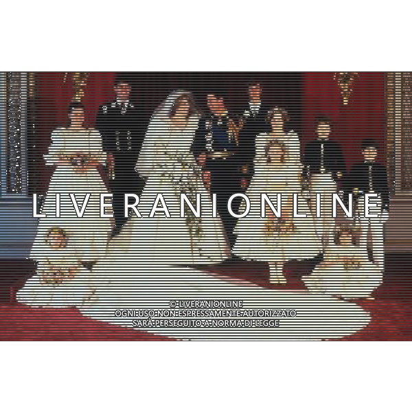 Prince Charles and Princess Diana - the wedding group pose for portraits. 29th July 1981 Ref: B196_093049_0033 Date: 22.03.2001 COMPULSORY CREDIT: UPPA/Photoshot PHOTOSHOT/ALDO LIVERANI SAS - ITALY ONLY -