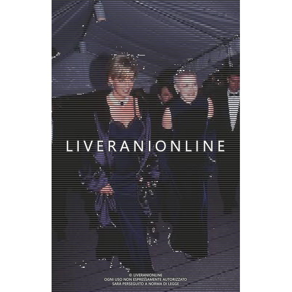  DIANA IN NEW YORK Photo Shows: DIANA, PRINCESS OF WALES Arriving for the Costume Ball at the Metropolitan Museum in New York. COMPULSORY CREDIT: UPPA/Photoshot Photo B48 046081 December 1996 PHOTOSHOT/ALDO LIVERANI SAS - ITALY ONLY -