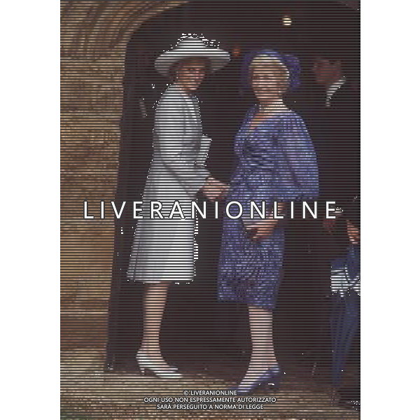  Left: HRH PRINCESS OF WALES with her mother FRANCES SHAND KYDD Arriving at Great Brington Church, Northamptonshire for the marriage of her brother Viscount Charles Althorp Universal Pictorial Press Photo CGL 301585 18.09.1989