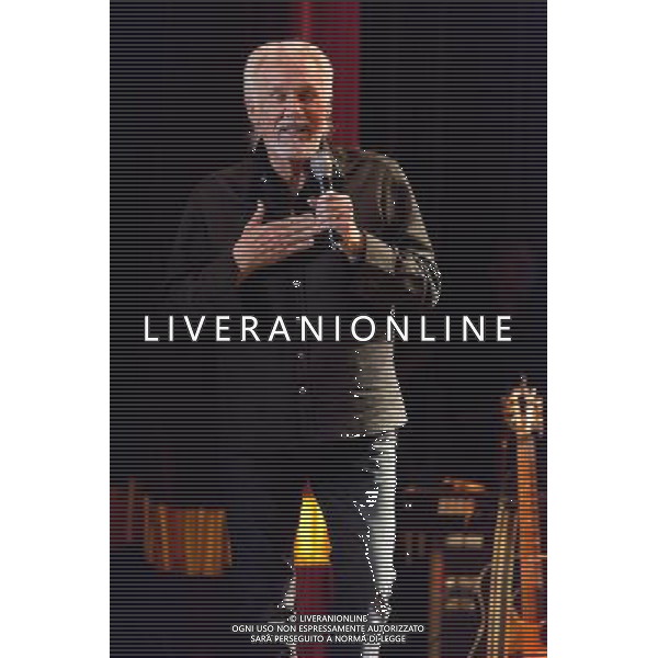 Kenny Rogers performs live in concert at Manchester Apollo, Manchseter, England, 2nd July 2013. AG ALDO LIVERANI SAS ONLY ITALY SAS