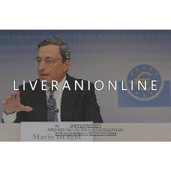 (130905) -- FRANKFURT, Sept. 5, 2013 () -- President of the European Central Bank (ECB) Mario Draghi speaks at a news conference following a governing council meeting in Frankfurt, Germany, Sept. 5, 2013. ECB on Thursday decided to leave key interest rates unchanged and revised its macroeconomic projections for the eurozone. (/Luo Huanhuan) ©PHOTOSHOT/AGENZIA ALDO LIVERANI SAS - ITALY ONLY - Il presidente della Banca centrale europea (BCE), Mario Draghi parla in una conferenza stampa a seguito di una riunione del Consiglio direttivo a Francoforte, Germania, 5 Settembre 2013