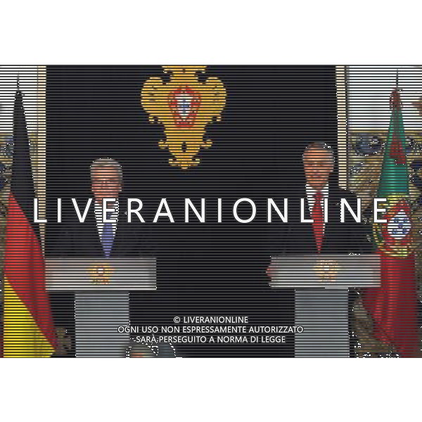 (140624) -- LISBON, June 24, 2014 () -- Visiting German President Joachim Gauck (L) and Portuguese President Anibal Cavaco Silva attned a joint press conference in Lisbon, Portugal, June 24, 2014. (/Zhang Liyun) ©photoshot/Agenzia Aldo Liverani sas - ITALY ONLY - EDITORIAL USE ONLY
