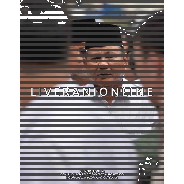 (140709) -- BONGOR, July 9, 2014 () -- Presidential candidate Prabowo Subianto speaks to the media after casting his vote at a polling station in Bogor of West Java Province, Indonesia, July 8, 2014. Indonesians went to polls on July 9 to elect their new president from Jakarta Governor Joko Widodo, 53, and former general Prabowo Subianto, 63. (/He Changshan) ©PHOTOSHOT/Agenzia Aldo Liverani sas - ITALY ONLY - EDITORIAL USE ONLY - Operazioni di voto in un seggio elettorale a Bogor della provincia di West Java, Indonesia, 8 Luglio 2014 per le elezioni presidenziali