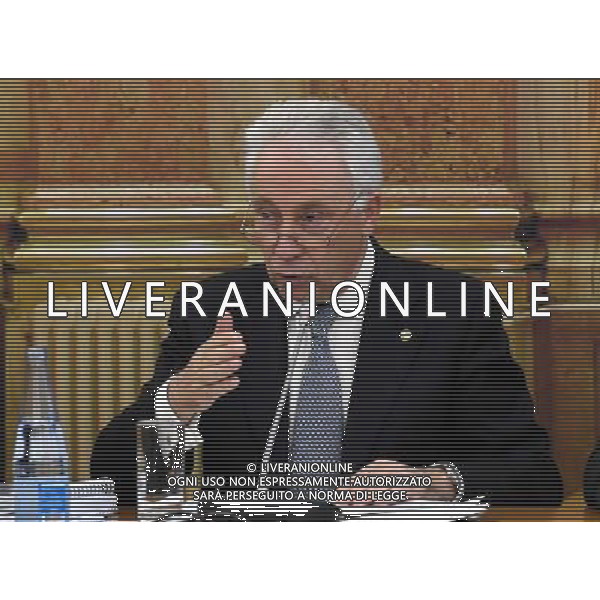(140808) -- LISBON, Aug. 8, 2014 () -- Bank of Portugal Governor Carlos Costa addresses a parliament committee hearing on the BES situation, in Lisbon Aug. 7, 2014. Carlos Costa admitted on Thursday that the Portuguese banking system was facing a \'systematic risk\' last week, just days before he announced that bank Banco Espirito Santo (BES) would be bailed out by the government. (/Zhang Liyun) (lyi) ©photoshot/Agenzia Aldo Liverani sas - ITALY ONLY - EDITORIAL USE ONLY - Il governatore della Banca del Portogallo Carlos Costa durante un\'audizione davanti al comitato parlamentare sulla situazione BES, a Lisbona il 7 agosto, 2014