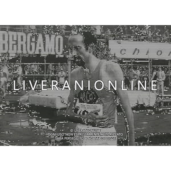 Francesco Arese, detto Franco, è un ex mezzofondista, dirigente sportivo e imprenditore italiano, campione europeo dei 1500 metri piani ad Helsinki 1971 AG ALDO LIVERANI SAS