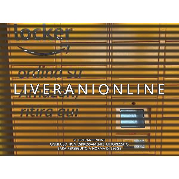 Amazon Locker, punto di ritiro self-service per ricevere gli acquisti fatti su Amazon - Milano 04.02.2021 ©AGENZIA ALDO LIVERANI SAS