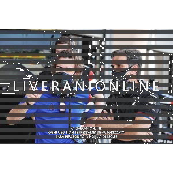 (L to R): Fernando Alonso (ESP) Alpine F1 Team with Davide Brivio (ITA) Alpine F1 Team Racing Director. 12.03.2021. Formula 1 Testing, Sakhir, Bahrain, Day One. - www.xpbimages.com, EMail: requests@xpbimages.com © Copyright: Moy / XPB Images/ AGENZIA ALDO LIVERANI SAS - ITALY ONLY EDITORIAL USE ONLY
