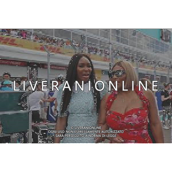(L to R): Venus Williams (USA) Tennis player and sister Serena Williams (USA) Tennis Player on the grid. 08.05.2022. Formula 1 World Championship, Rd 5, Miami Grand Prix, Miami, Florida, USA, Race Day. - www.xpbimages.com, EMail: requests@xpbimages.com © Copyright: Coates / XPB Images/AGENZIA ALDO LIVERANI SAS - IOTALY ONLY EDITORIAL USE ONLY