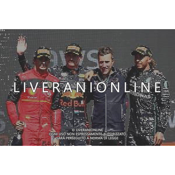 1st place Max Verstappen (NLD) Red Bull Racing RB18 with 2nd place Carlos Sainz Jr (ESP) Ferrari F1-75 and 3rd place Lewis Hamilton (GBR) Mercedes AMG F1 W13. 19.06.2022. Formula 1 World Championship, Rd 9, Canadian Grand Prix, Montreal, Canada, Race Day. - www.xpbimages.com, EMail: requests@xpbimages.com ¬© Copyright: Batchelor / XPB Images/AGENZIA ALDO LIVERANI SAS - ITALY ONLY EDITORIAL USE ONLY