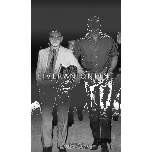 Milano Ottobre 1971 Muhammad Ali\' (Cassius Clay) pugile arriva a Linate con angelo dundee ph archivio giovanni liverani/agenzia aldo liverani