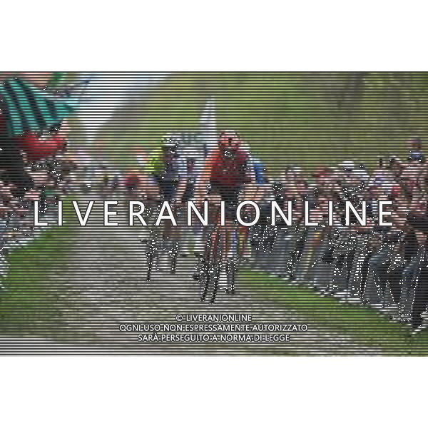 07-04-2024 Paris - Roubaix; 2024, Ineos Grenadiers; Pidcock, Thomas; Arenberg; ©SIROTTI / AGENZIA ALDO LIVERANI SAS