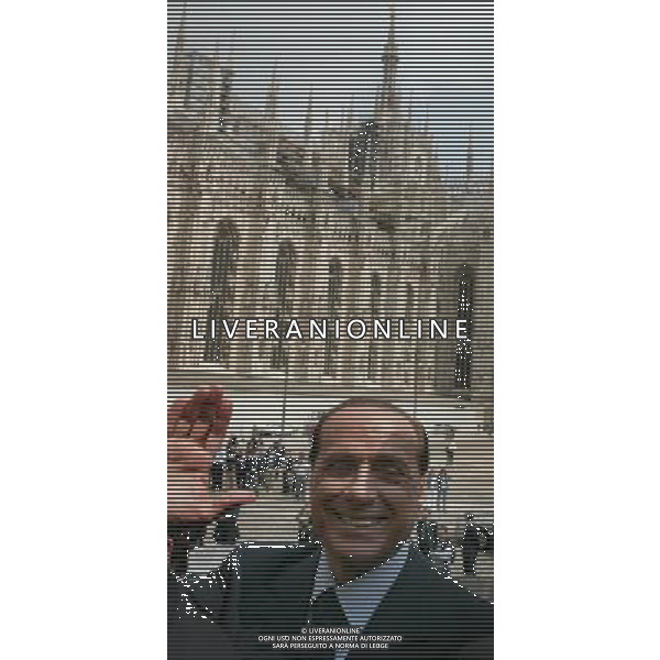 Milano 3 maggio 2006 Conferenza stampa presentazione Lista Forza Italia alle amministrative di Milano nella foto: Berlusconi Silvio e sullo sfondo il Duomo di Milano foto Andry / Ag. Aldo Liverani